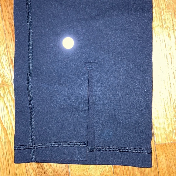 Lulu lemon Capri leggings - Picture 6 of 6
